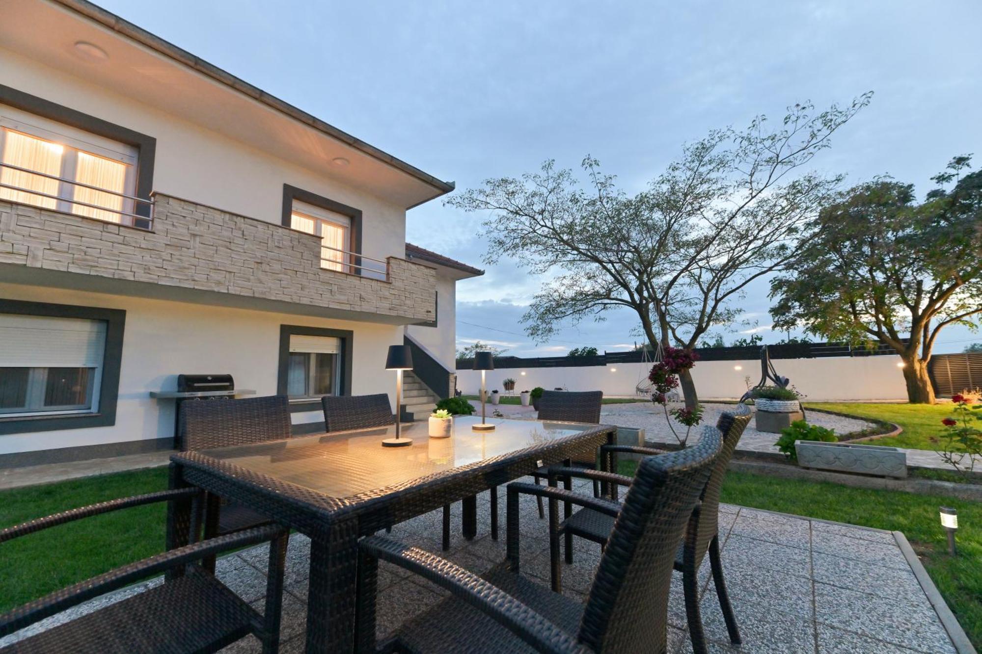 Apartment Amelie - With Pool And Sauna! Galovac  Extérieur photo