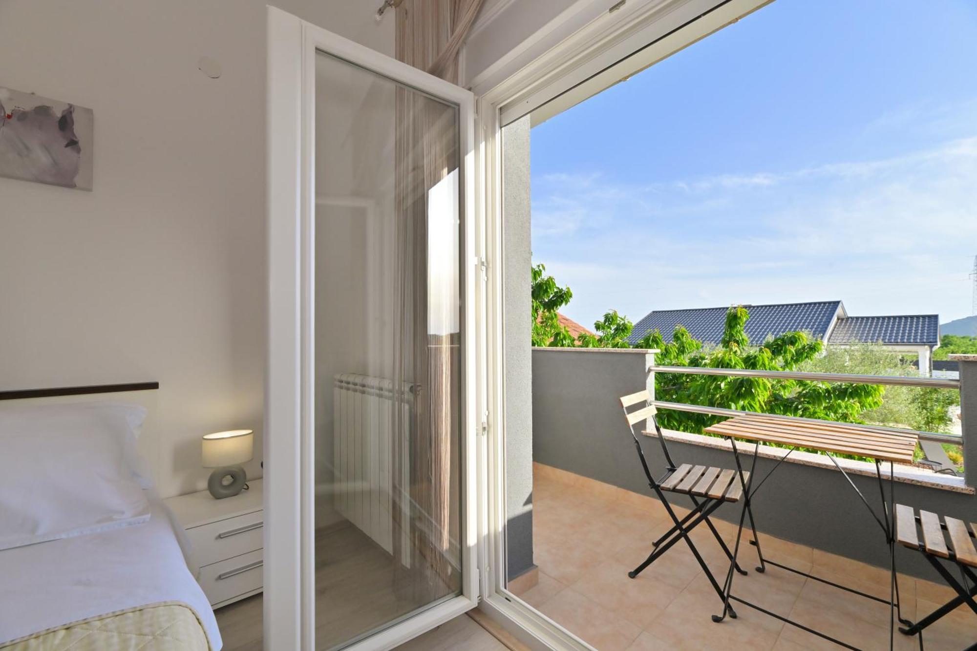 Apartment Amelie - With Pool And Sauna! Galovac  Extérieur photo