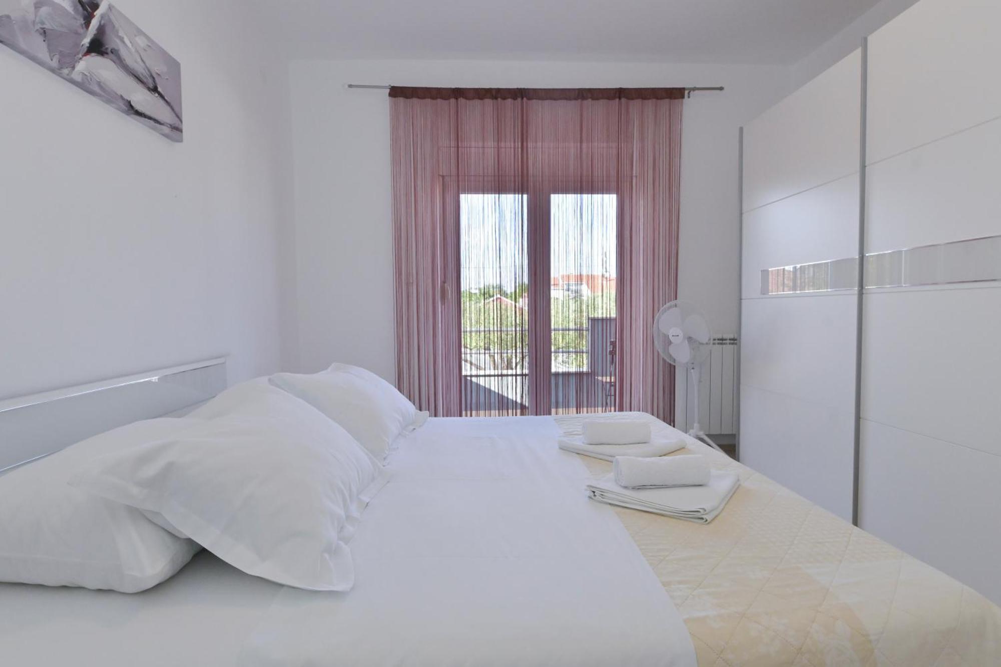 Apartment Amelie - With Pool And Sauna! Galovac  Extérieur photo
